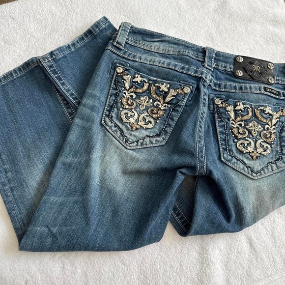 y2k light wash Miss Me blue bootcut capris with embellished back pockets - Picture 2 of 4